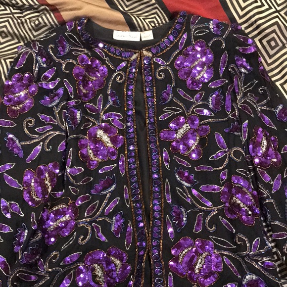 2 piece women’s jacket and pants suit - Picture 2 of 4